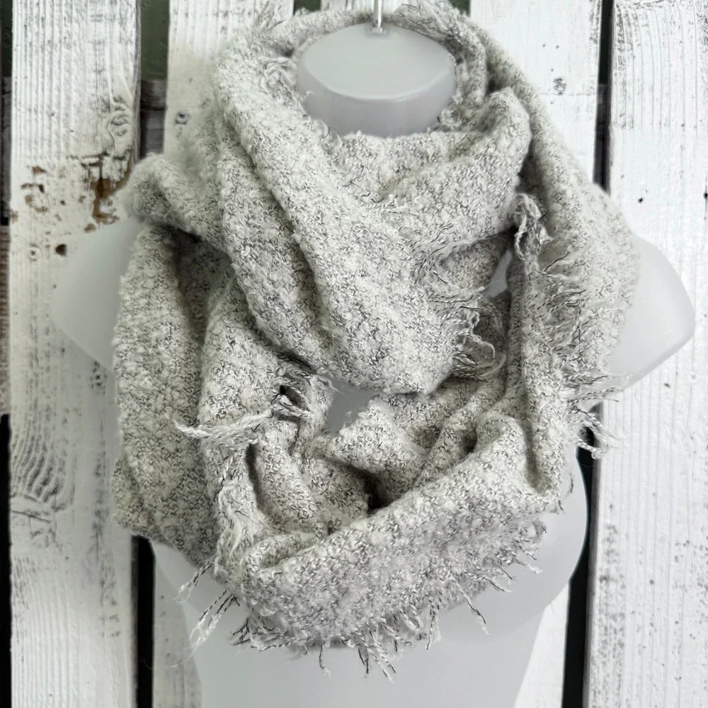 Gray Infinity Scarf Boucle‎ Knit Fringed Edges Acrylic Soft Warm Winter
